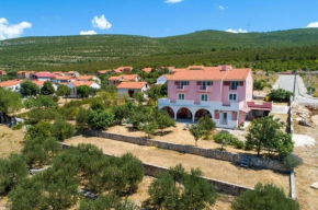 Family friendly apartments with a swimming pool Krusevo, Novigrad - 23039